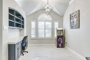 Community Pool & Courts: Missouri City Gem w/ Yard