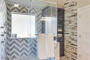 Community Pool & Courts: Missouri City Gem w/ Yard