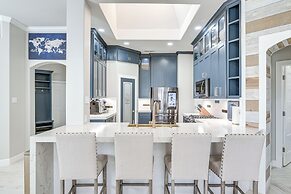 Community Pool & Courts: Missouri City Gem w/ Yard