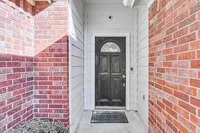 Community Pool & Courts: Missouri City Gem w/ Yard