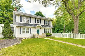 2 Mi to Dtwn: Spacious Apartment in Joliet