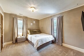 2 Mi to Dtwn: Spacious Apartment in Joliet