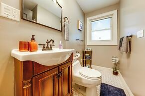 2 Mi to Dtwn: Spacious Apartment in Joliet
