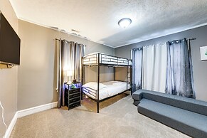 2 Mi to Dtwn: Spacious Apartment in Joliet