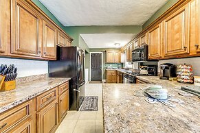 2 Mi to Dtwn: Spacious Apartment in Joliet