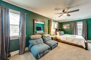 2 Mi to Dtwn: Spacious Apartment in Joliet