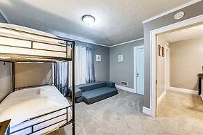 2 Mi to Dtwn: Spacious Apartment in Joliet