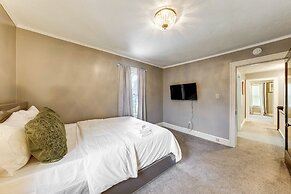 2 Mi to Dtwn: Spacious Apartment in Joliet