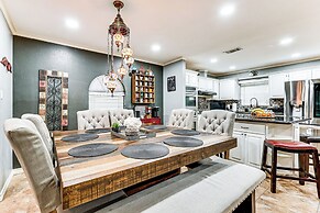 3 Mi to Downtown Mcallen: Quiet Home w/ Pool