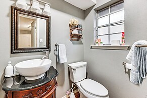 3 Mi to Downtown Mcallen: Quiet Home w/ Pool