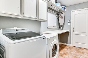 3 Mi to Downtown Mcallen: Quiet Home w/ Pool