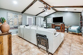 3 Mi to Downtown Mcallen: Quiet Home w/ Pool