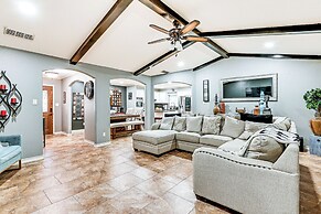 3 Mi to Downtown Mcallen: Quiet Home w/ Pool