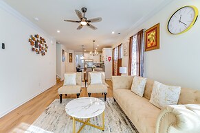 12 Mi to Dtwn Richmond: Spacious Home w/ Deck!