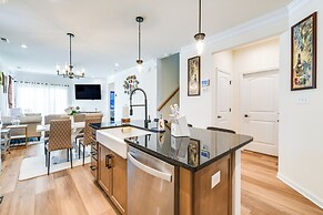 12 Mi to Dtwn Richmond: Spacious Home w/ Deck!