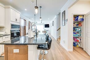 12 Mi to Dtwn Richmond: Spacious Home w/ Deck!