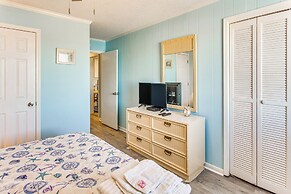 Walk to Ocean: North Myrtle Beach Condo w/ Pool