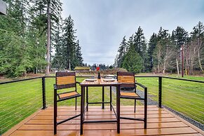 2 Mi to Warm Beach: Family Gem w/ Views