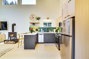 2 Mi to Warm Beach: Family Gem w/ Views