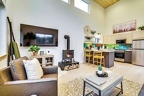 2 Mi to Warm Beach: Family Gem w/ Views