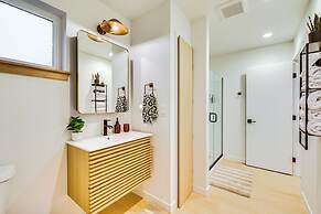 2 Mi to Warm Beach: Family Gem w/ Views