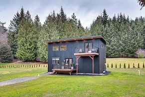 2 Mi to Warm Beach: Family Gem w/ Views