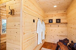 Sauna + Views: Private Franklin Cabin on 10 Acres
