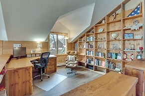 Lakefront Gem w/ Dock in New London!