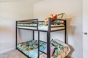 3 Mi to Lake Hickory: Family Home w/ Fire Pit!