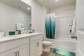 3 Mi to Lake Hickory: Family Home w/ Fire Pit!