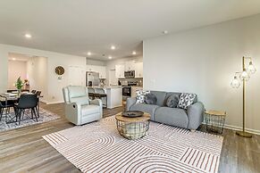 3 Mi to Lake Hickory: Family Home w/ Fire Pit!