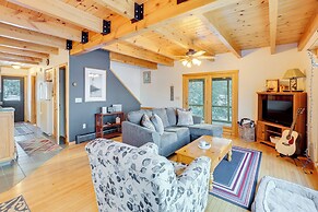 Hot Tub & Boat Dock: Waterfront Maine Retreat!