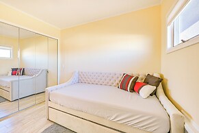 Bayfront Home in Patchogue w/ Deck & Fishing Dock