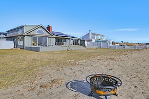 Bayfront Home in Patchogue w/ Deck & Fishing Dock