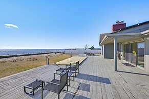 Bayfront Home in Patchogue w/ Deck & Fishing Dock
