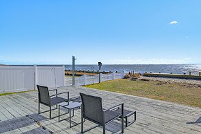 Bayfront Home in Patchogue w/ Deck & Fishing Dock