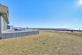 Bayfront Home in Patchogue w/ Deck & Fishing Dock