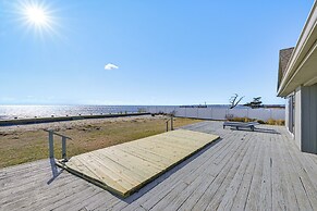 Bayfront Home in Patchogue w/ Deck & Fishing Dock
