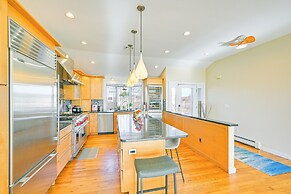 Bayfront Home in Patchogue w/ Deck & Fishing Dock