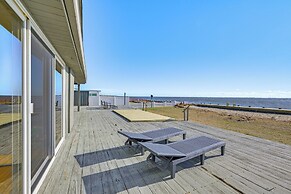 Bayfront Home in Patchogue w/ Deck & Fishing Dock