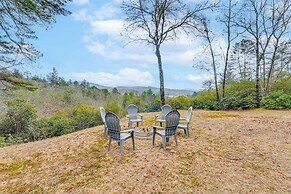 Hike, Boat & Explore: Mtn-view Hayesville Hideaway
