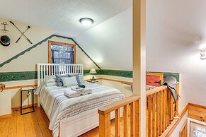 Hike, Boat & Explore: Mtn-view Hayesville Hideaway