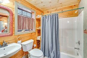 Hike, Boat & Explore: Mtn-view Hayesville Hideaway