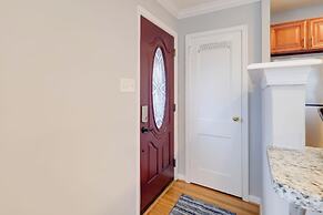 DC Area Home ~ 1 Mi to Metro: WFH Friendly!