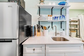 Walk to Beach: Apt w/ Private Hot Tub!