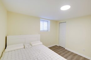 1 Mi to Metro: DC Area Apt w/ Fenced Yard!