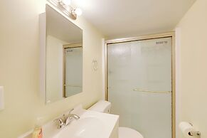 1 Mi to Metro: DC Area Apt w/ Fenced Yard!