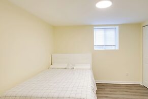 1 Mi to Metro: DC Area Apt w/ Fenced Yard!
