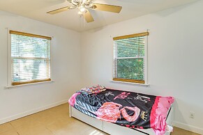 Poolside Oasis: 3 Mi to Mckee Botanical Garden