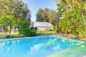 Poolside Oasis: 3 Mi to Mckee Botanical Garden